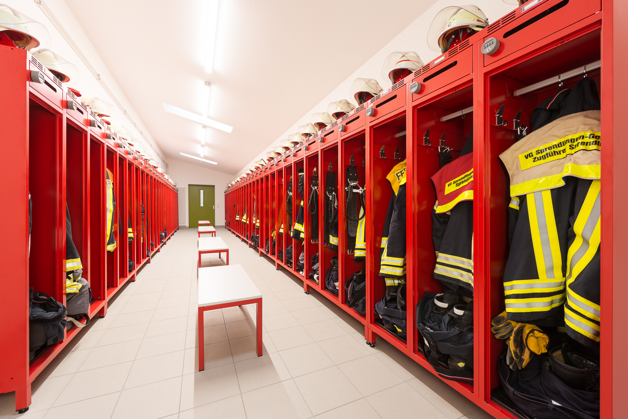 Feuerwehrspinde mit Wertfach und PIN-Code-Schloss im Feuerwehrgerätehaus der FW Sprendlingen