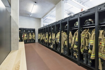 Feuerwehrspinde KOMFORT in der Feuerwache von Tux | rotstahl