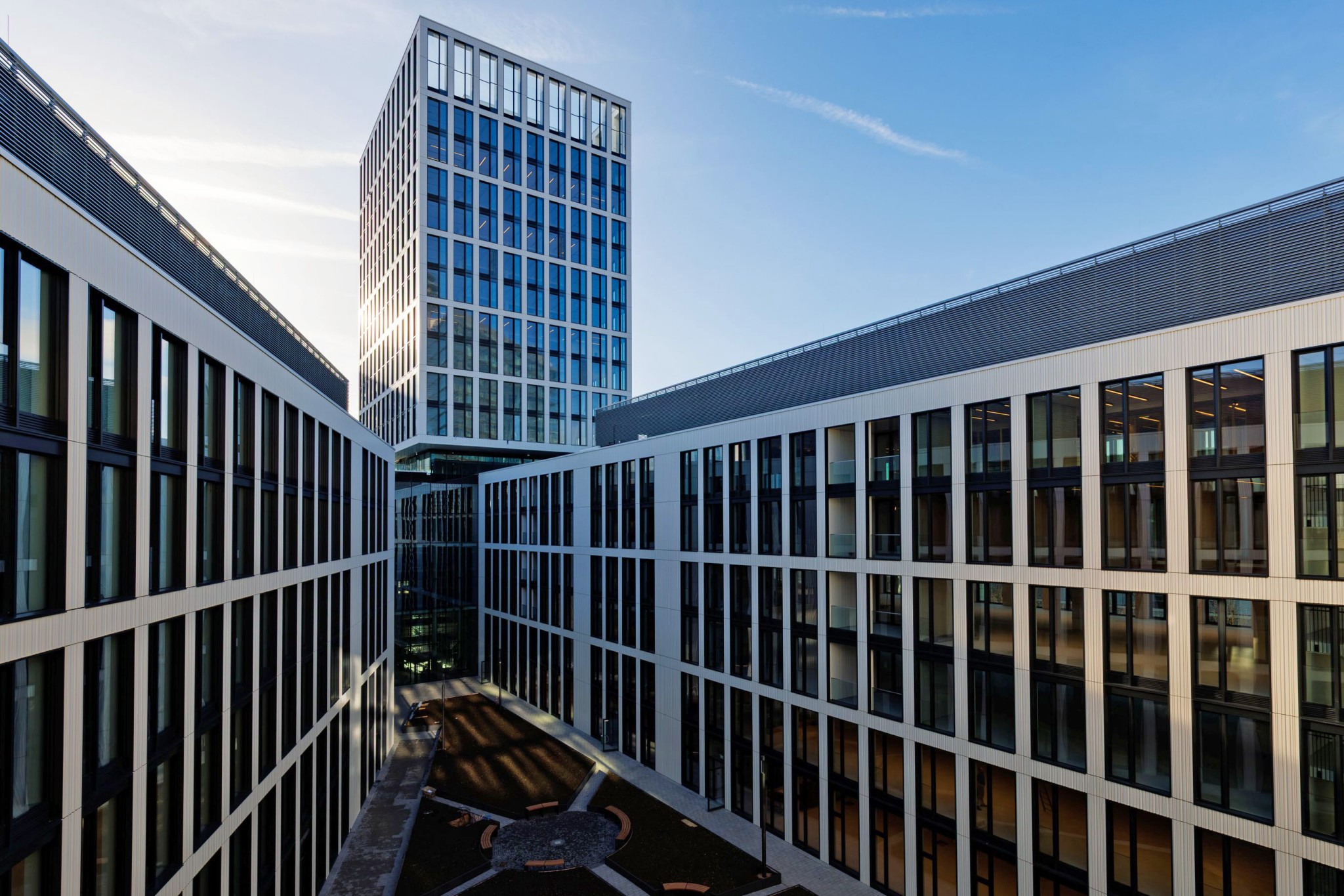 Gebäudeansicht-OFFICEHOME Rise Gebäudeansicht OFFICEHOME Rise | rotstahl
