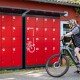 E-Bike Ladestation in Zingst von links mit Radfahrer | rotstahl