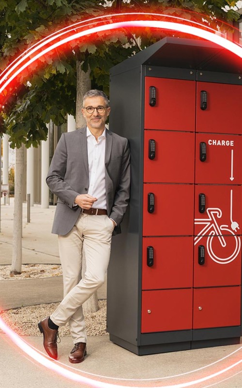 E-Bike Ladestation Szenenbild Unternehmen | rotstahl® E-Bike Ladestation Szenenbild Unternehmen | rotstahl®